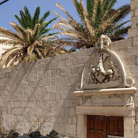 Pag studio Garden Pag Town Buitenkant foto