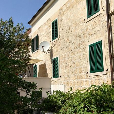 Pag studio Garden Pag Town Buitenkant foto