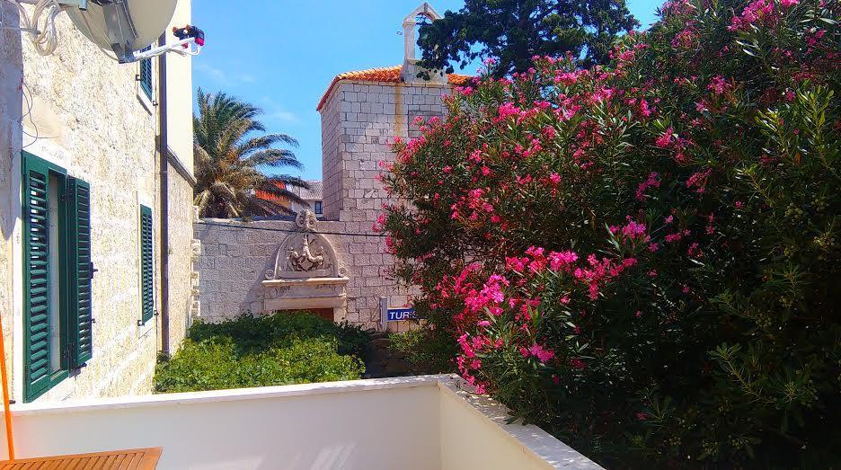 Pag studio Garden Pag Town Buitenkant foto